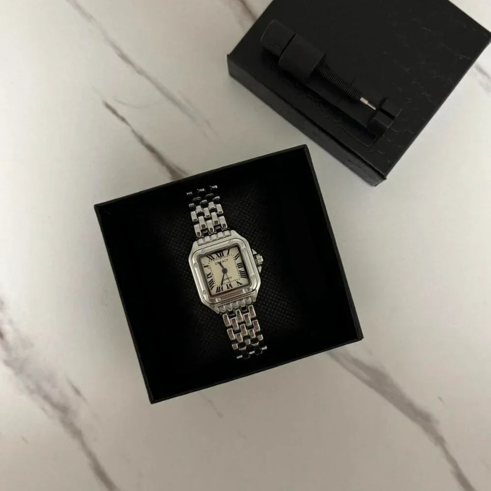 Sku:0384 vintage style silver‎ watch + in a gift box They fit any hand size